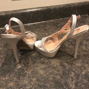 DSW Shoes - Perfect silver Pump DSW Shoes - Perfect silver Pump